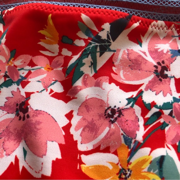 Jessica Simpson Women’s Size M One Piece Swimsuit/Baiting Suit Spaghetti Straps - Picture 14 of 16